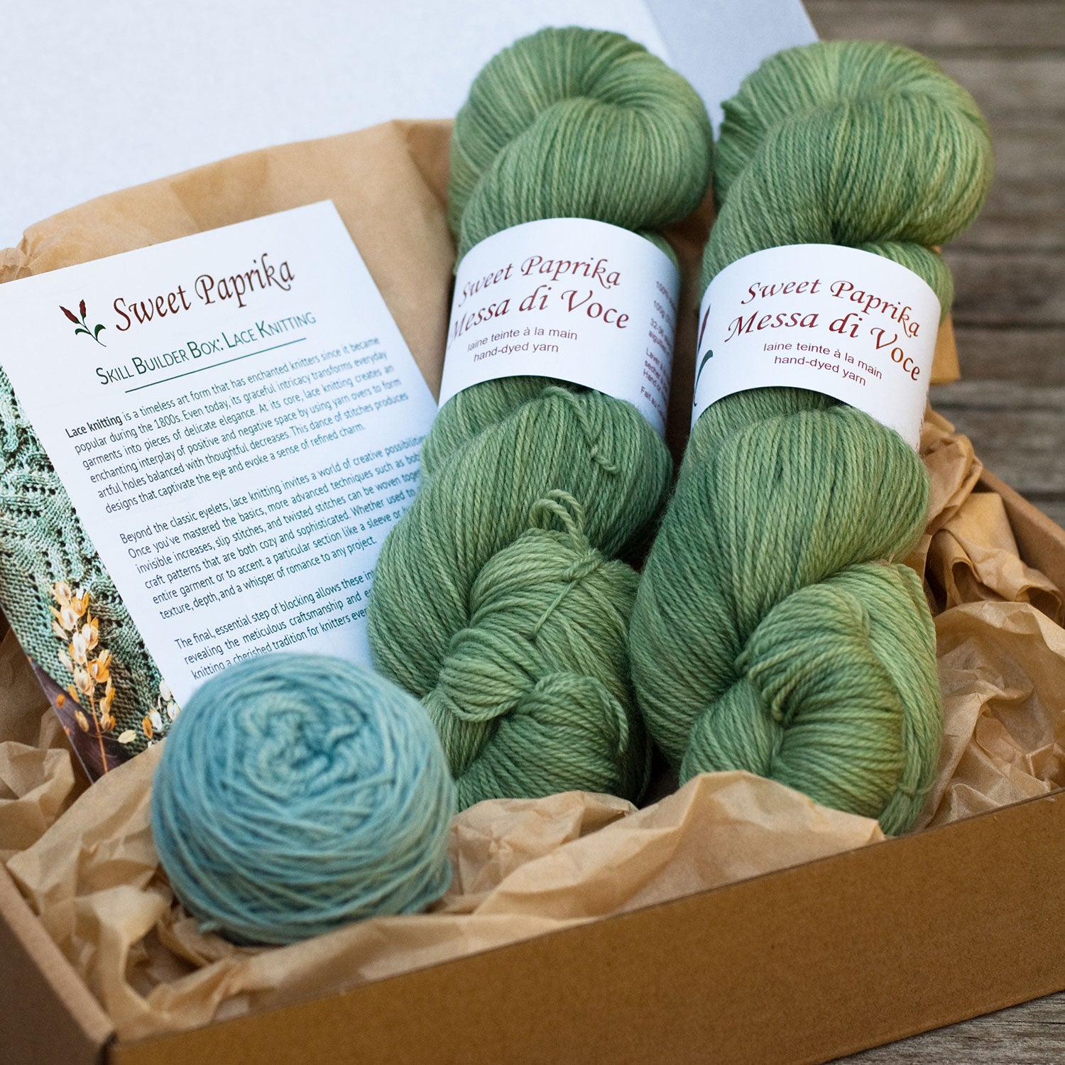 Boîte à tricot en dentelle