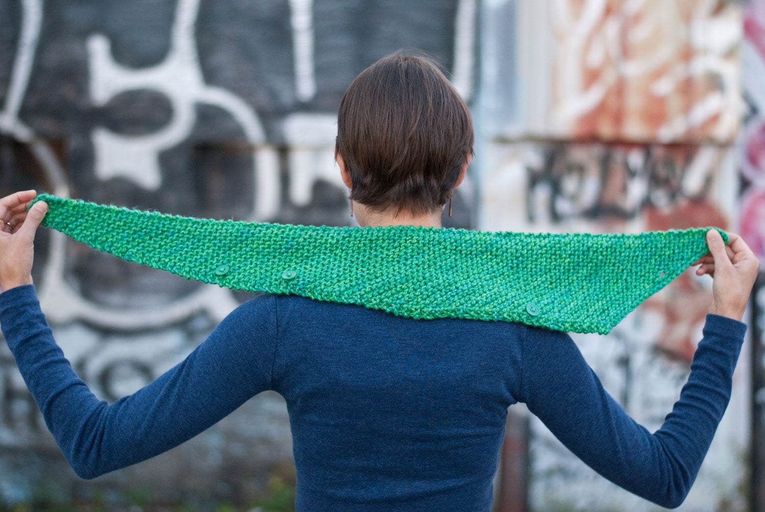 Cache-cou Dissymmetry