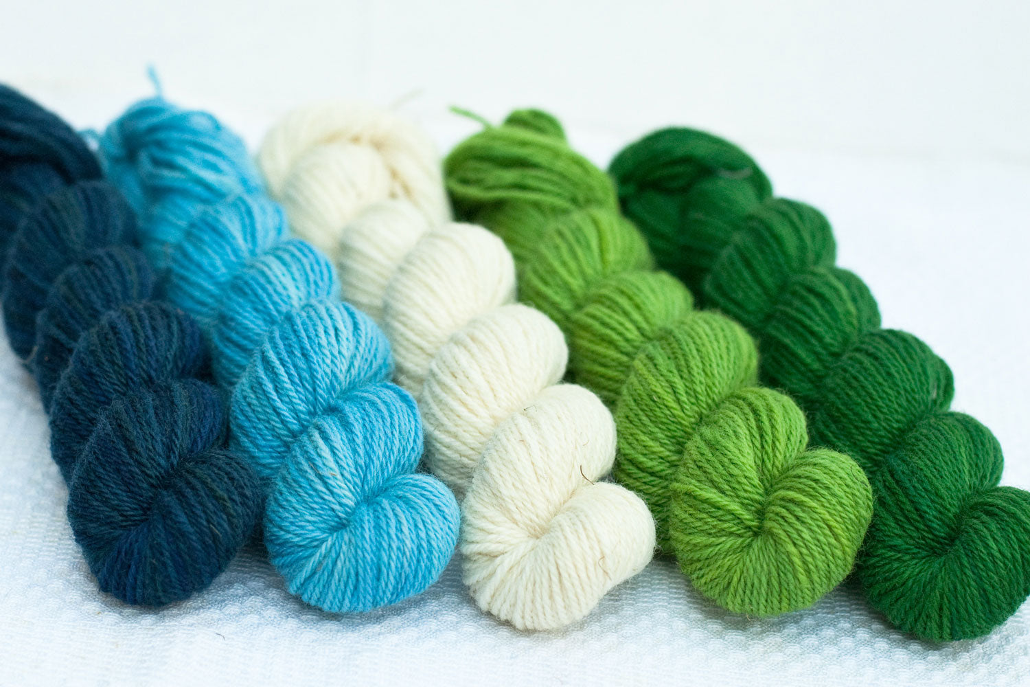 Pre-order: Elora - set of 5 mini-skeins