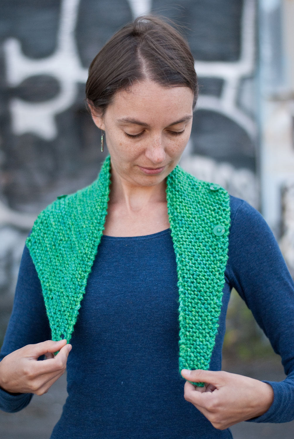 Cache-cou Dissymmetry