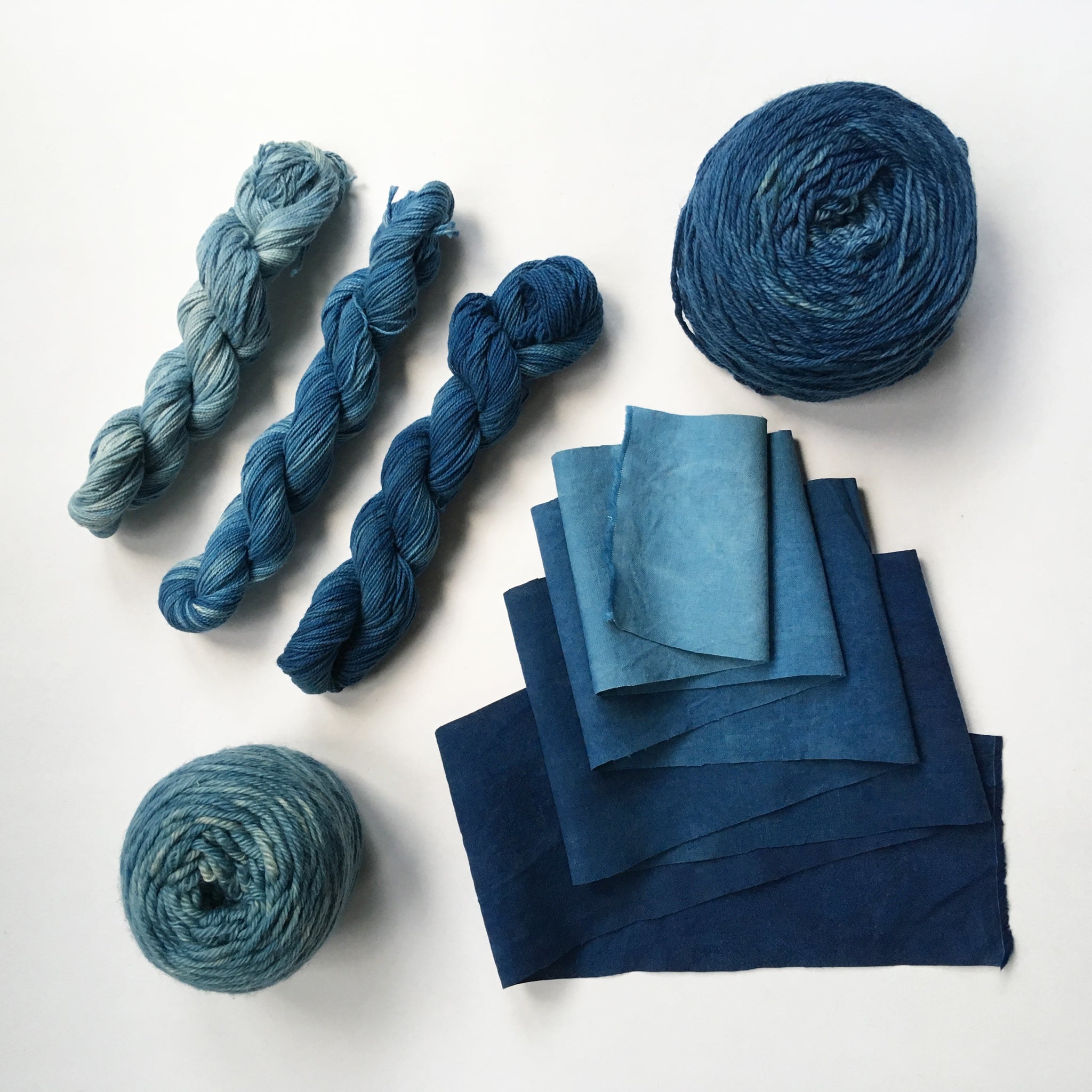 Examples of yarn and fabrics dyed with indigo kit