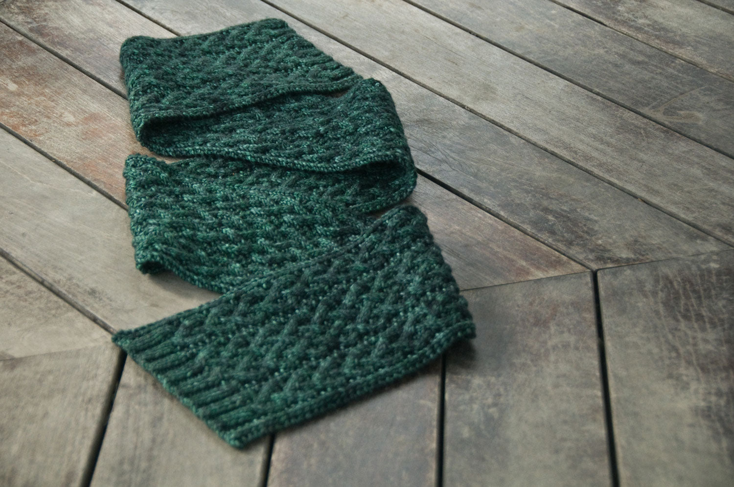 Aximo Simple Patterns Axiom Scarf knitting pattern - Sweet Paprika