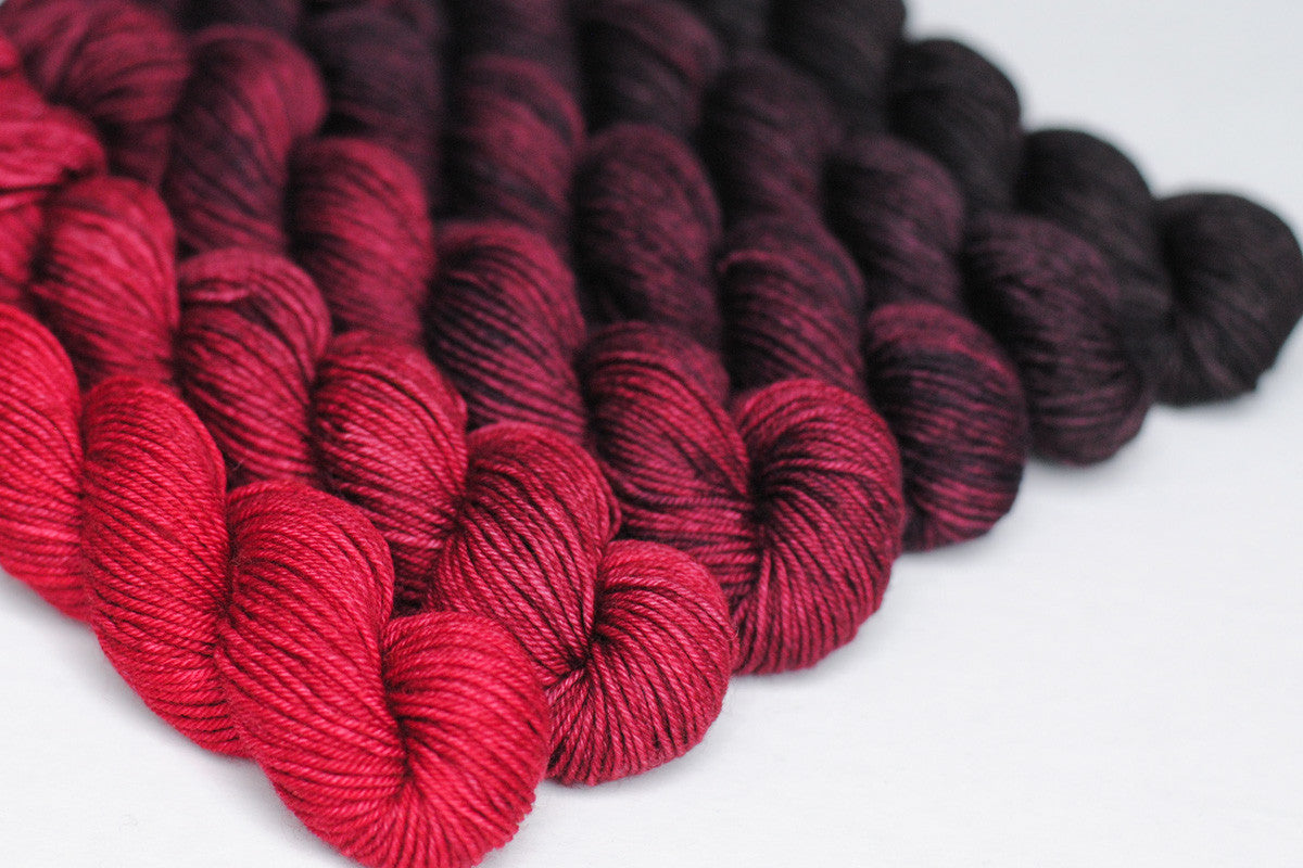 Crescendo hand-dyed gradient yarn set - Black Rose