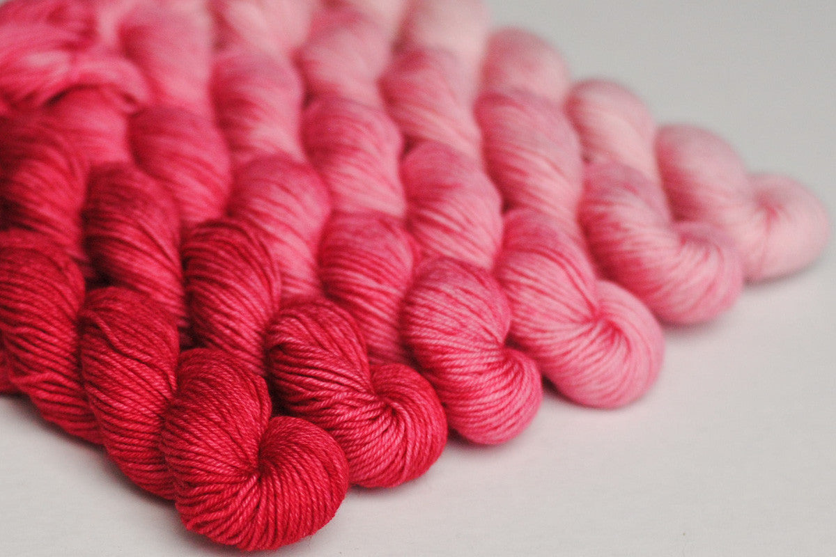 Crescendo hand-dyed gradient yarn set - Pretty in Pink
