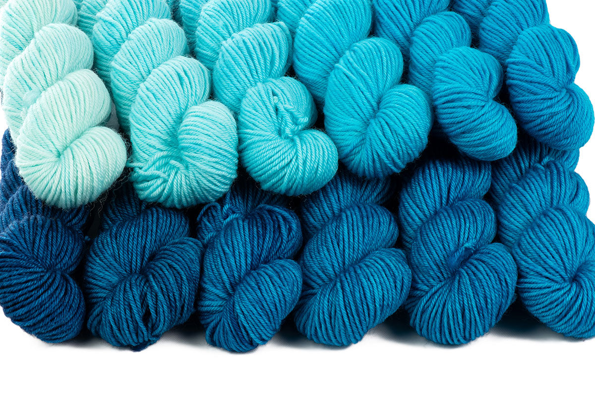 Crescendo hand-dyed gradient yarn set combination: Daydream + Deep Blue Sea